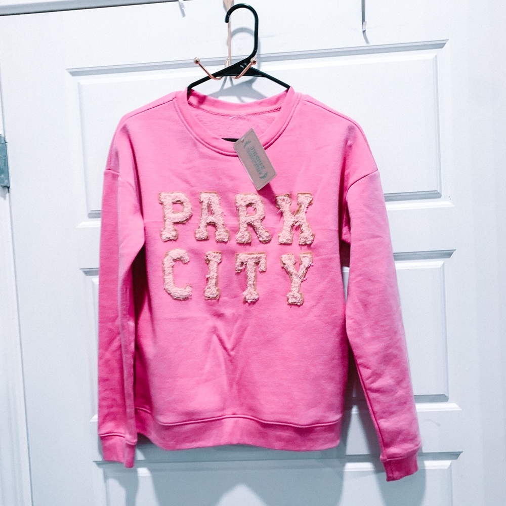 NWT Oversized Park City Sweatshirt - Pink - Preppy Couture